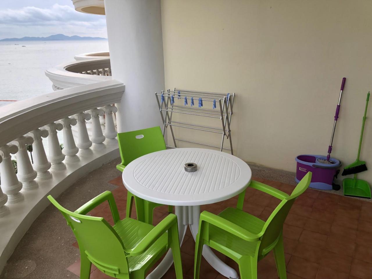 Sky Beach Apartment Pattaya Exterior foto